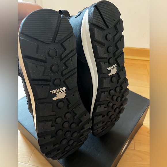 Sorel Youth Whitney Short Lace Boots Size 6 - Picture 11 of 12